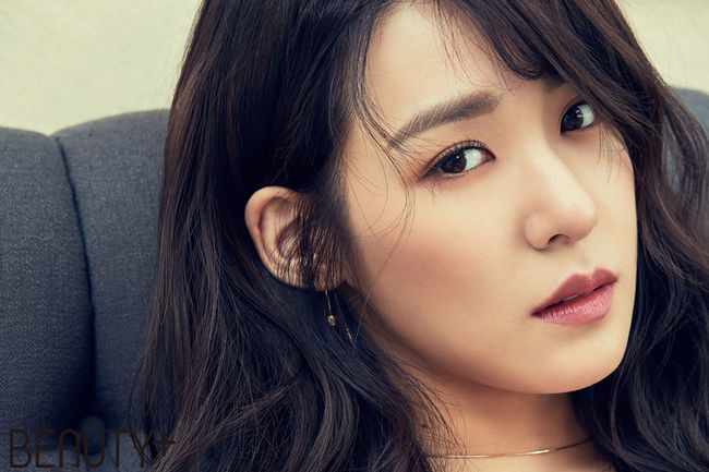 Tiffany画报公开 名不虚传的笑眼妖精