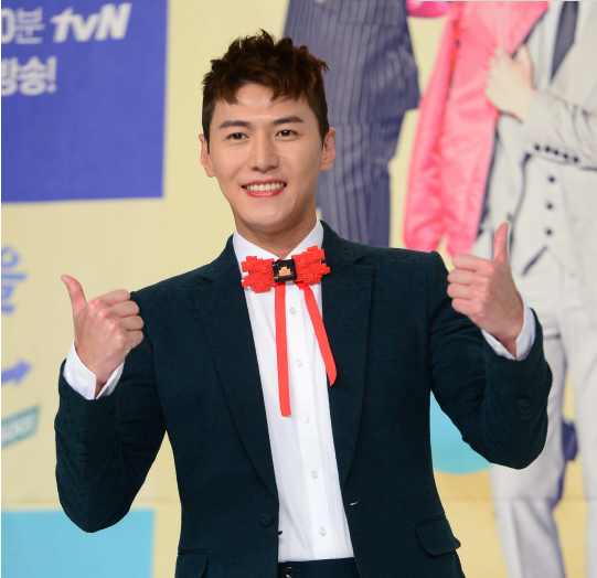 RMC6BM1@P[HR6WXWENAZV{2