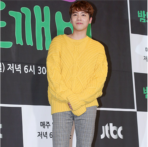 2TV2XY809Y12I(]@R5GJDTV