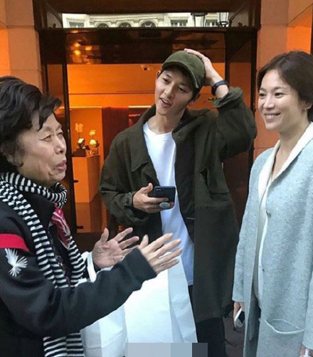 宋慧乔小腹微凸飘&ldquo;孕&rdquo;味