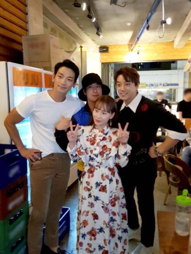 Rain SanE 黄致列 赵贤雅