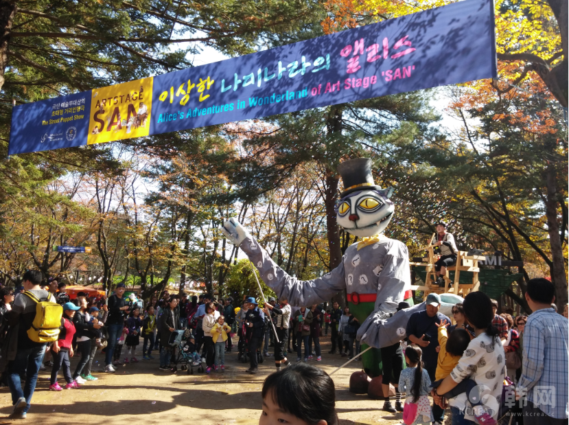 秋季到韩国南怡岛赏枫叶