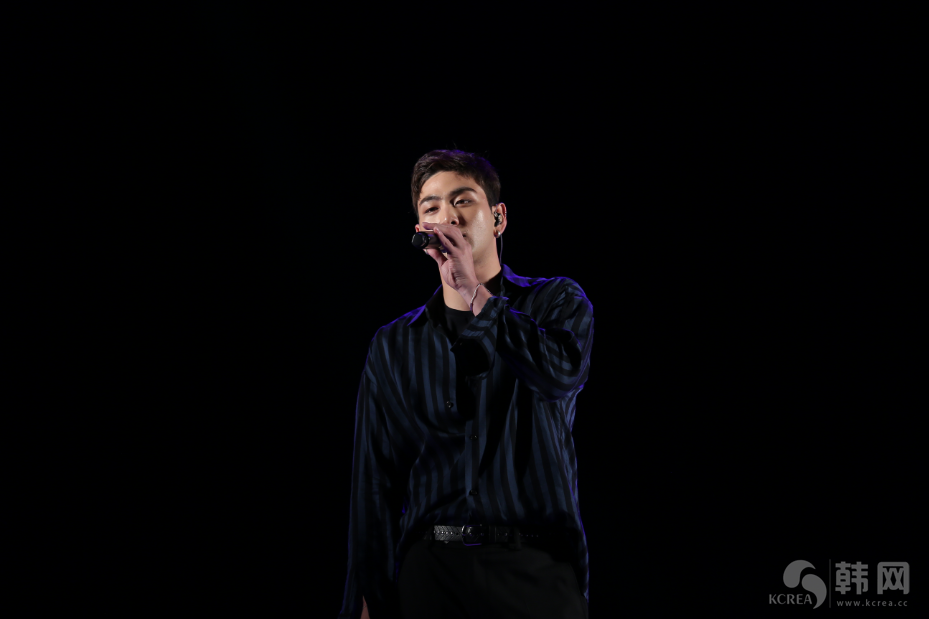 NU`EST W的现场舞台表演