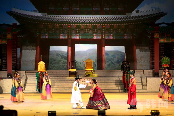 韩国第十三届创新祭国乐音乐剧«沈清传»于首尔举行