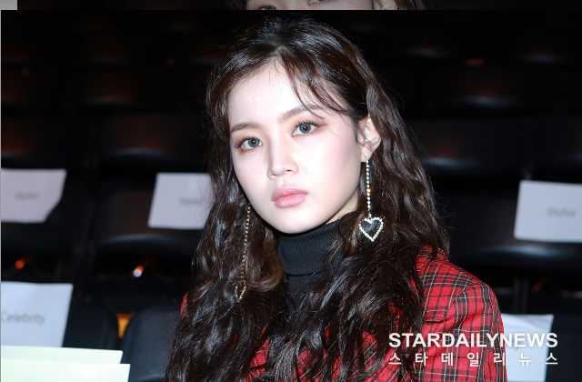 LEE HI