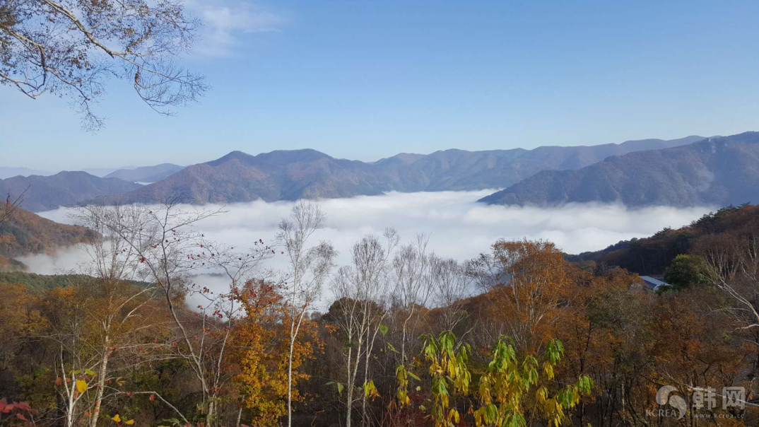 韩国加里旺山山顶溪谷秋季风景图片欣赏