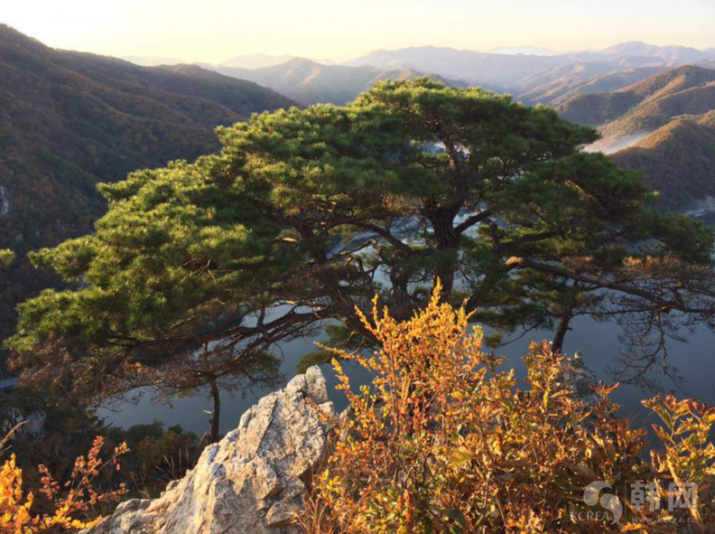周末山行--江原道春川凛凛山秋景散步山路图片欣赏