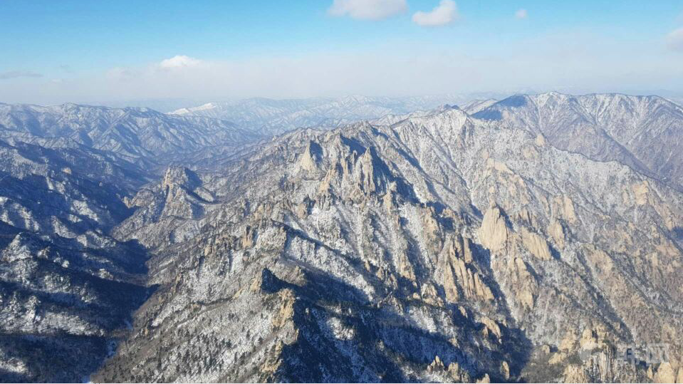 9日雪后江原道束草雪岳山雪景