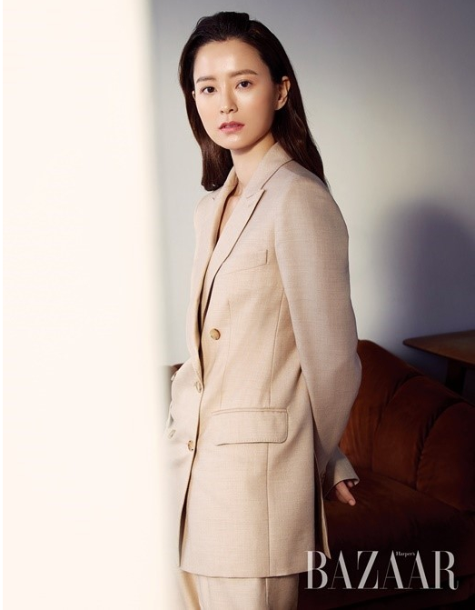 郑裕美时装杂志写真气质知性干练