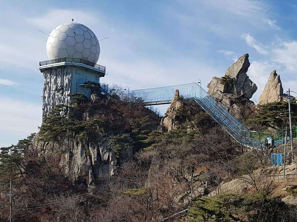 首尔周边雄伟魅力的山峰--冠岳山全景