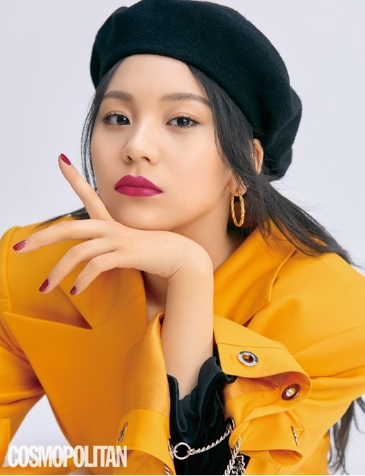 GFriend成员Um Ji最新杂志照展示成熟而又清纯的形象