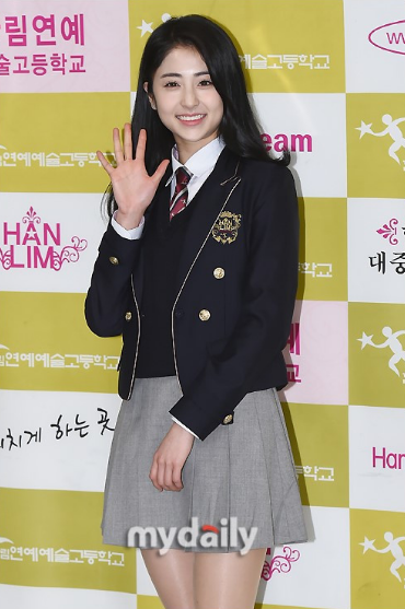 《Produce48》许允真出席艺术高中入学典礼