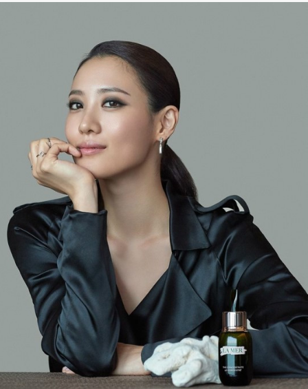 秀贤最新品牌宣传照妆容精致迷人