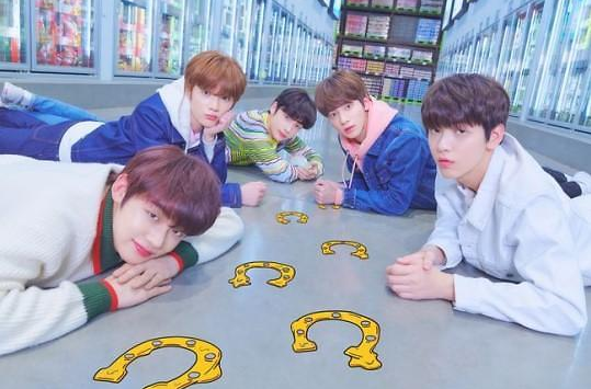 TOMORROW X TOGETHER(TXT)出道专辑首周销量突破7.7万张