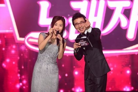 金国镇、姜修智担任“燃烧的青春演唱会”MC
