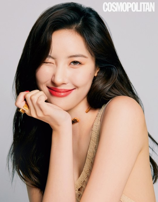 宣美美妆照精致妆容大秀完美曲线