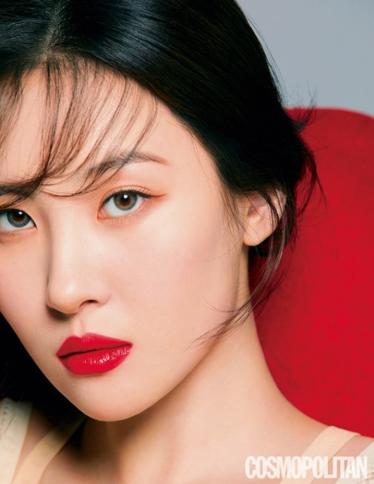 宣美美妆照精致妆容大秀完美曲线
