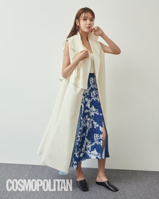 少女时代秀英时装杂志照演绎淡雅春日造型