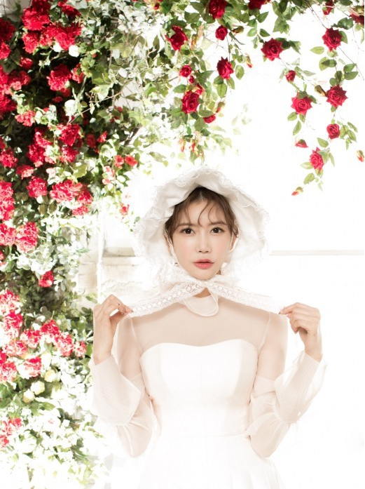 池好珍婚纱照公开大秀丰满柔美好身材