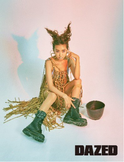 SISTAR原成员宝拉风格独特的时装照