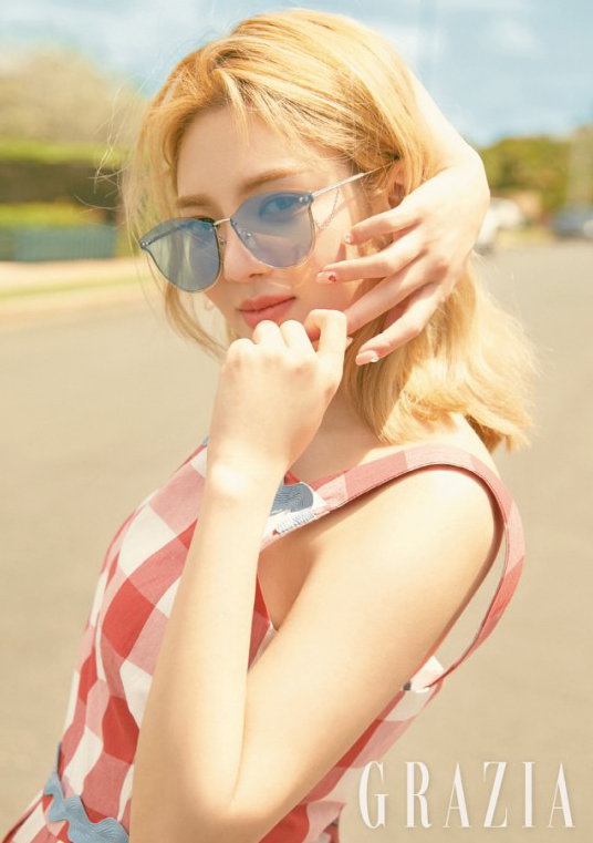 少女时代成员孝渊夏威夷拍摄时装照金发耀眼迷人