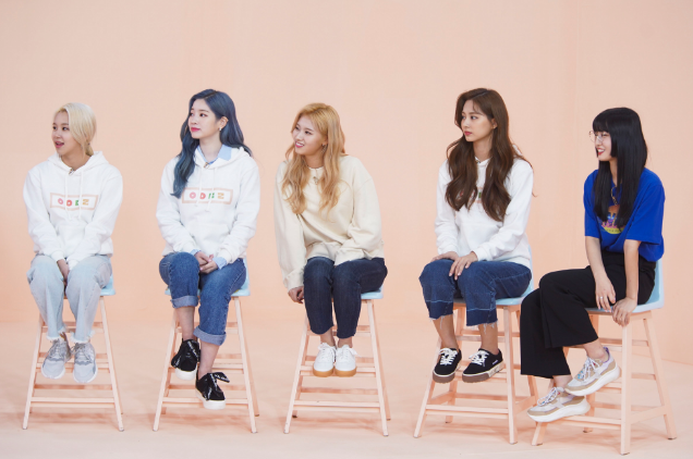 人气女团TWICE出演节目《Idol Room》最新预告公开