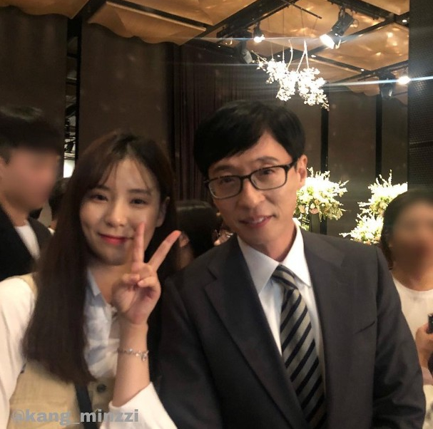 刘在石、池石镇、宋智孝、金钟国及全昭旻等出席《Running Man》导演婚礼