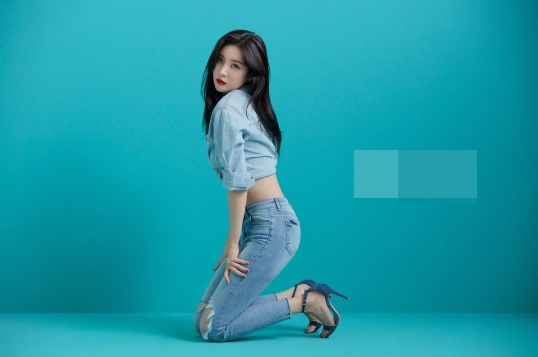 宣美与郑家蓝品牌代言最新宣传公开身材性感