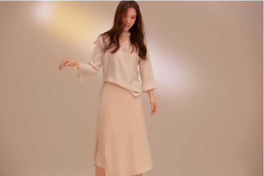 金贤珠女装品牌宣传照 OL风格气质干练