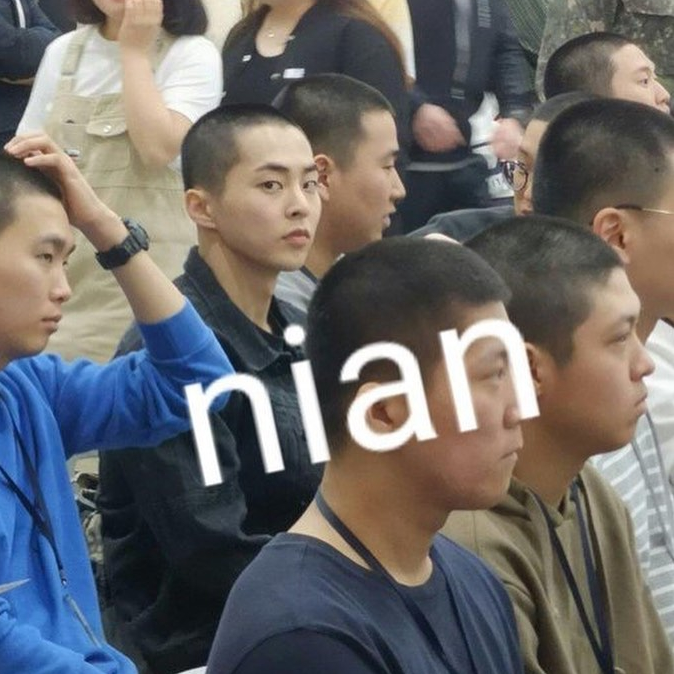 EXO成员XIUMIN入伍服役剃头后清爽帅气