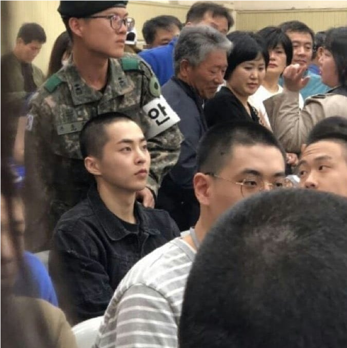 EXO成员XIUMIN入伍服役剃头后清爽帅气