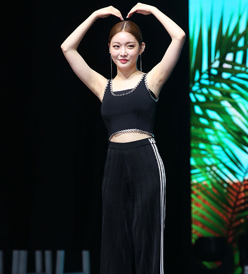 人气歌手金请夏预计于6月发表新曲具体回归日程正在调整中