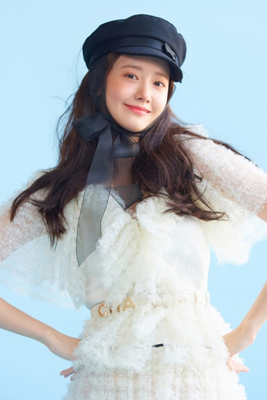 少女时代允儿全新照片公开白裙黑帽仙女气息十足