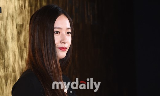 郑秀妍，郑秀晶首尔品牌活动Jessica美艳Krystal黑白干练