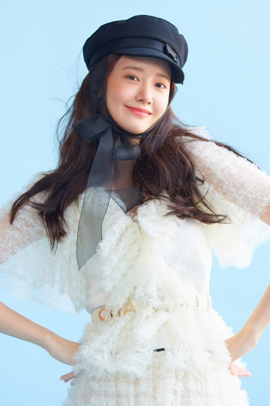 少女时代成员允儿最新品牌宣传照笑颜动人红唇妩媚
