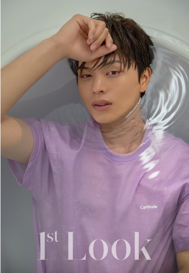 BTOB成员陆星材最新时尚杂志写真浴缸照公开性感爆棚