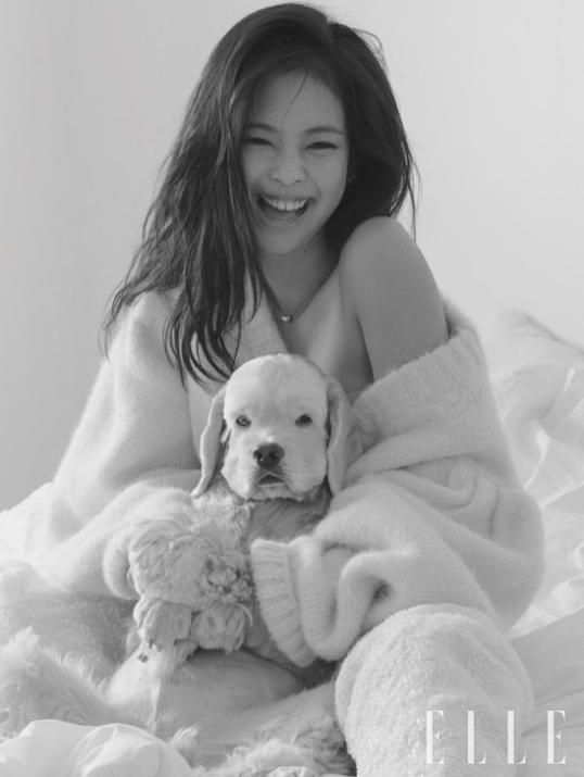 BLACKPINK成员JENNIE最新杂志照公开