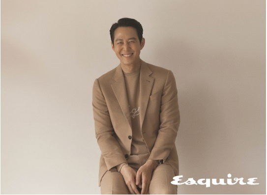 李政宰最新杂志写真46岁魅力不减超有型