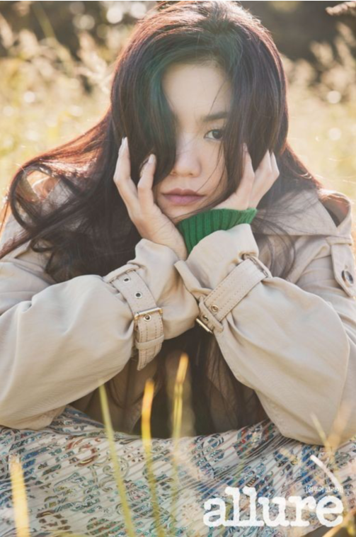 李雪最新杂志写真化身森系少女灵气满满