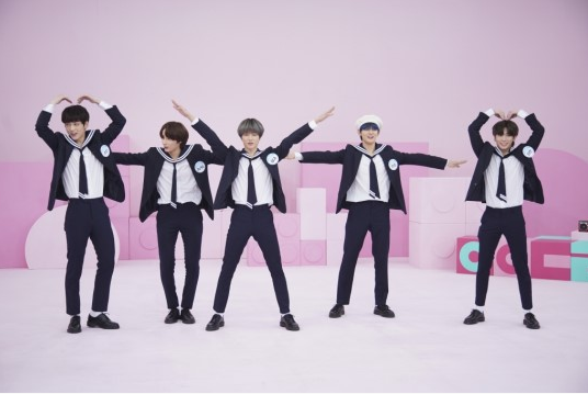 X4U7{KBF]T@DK%X~(L3PP44