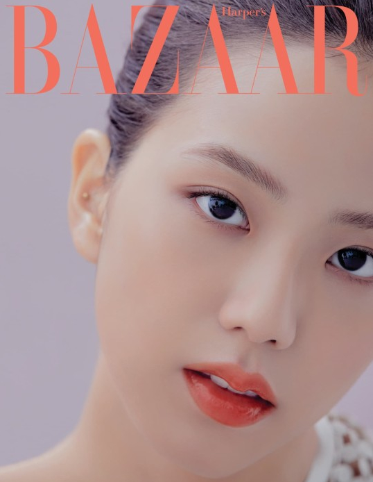 BlackPink成员智秀最新杂志写真皮肤白皙气质纯净