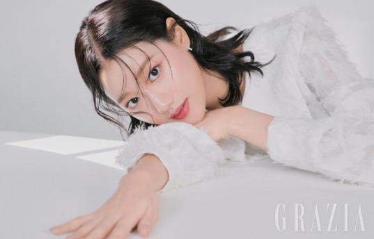李娜恩最新杂志写真气质清纯可爱腮红初恋脸