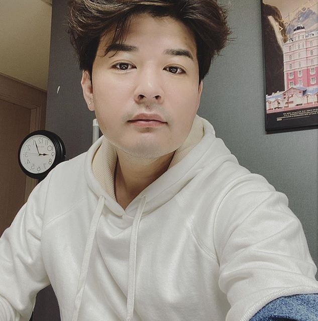 Superjunior成员神童晒近照展示了成功减肥后的帅气容貌