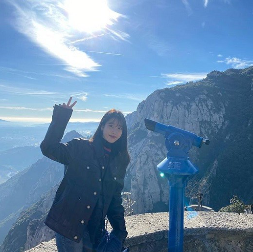 韩国女艺人IU社交网站晒西班牙旅行照