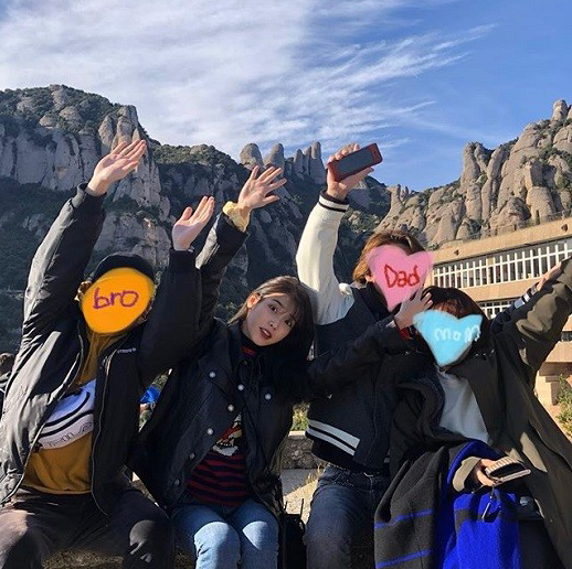 韩国女艺人IU社交网站晒西班牙旅行照