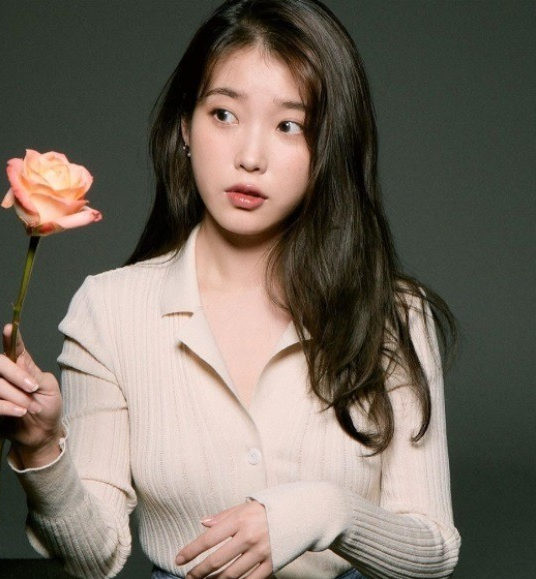 IU