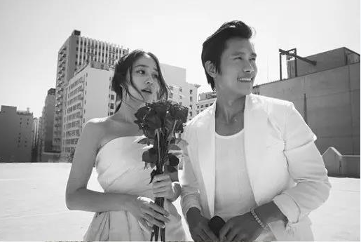 李秉宪李珉廷夫妇