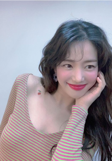 李侑菲