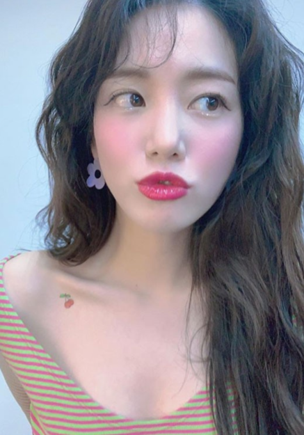 李侑菲