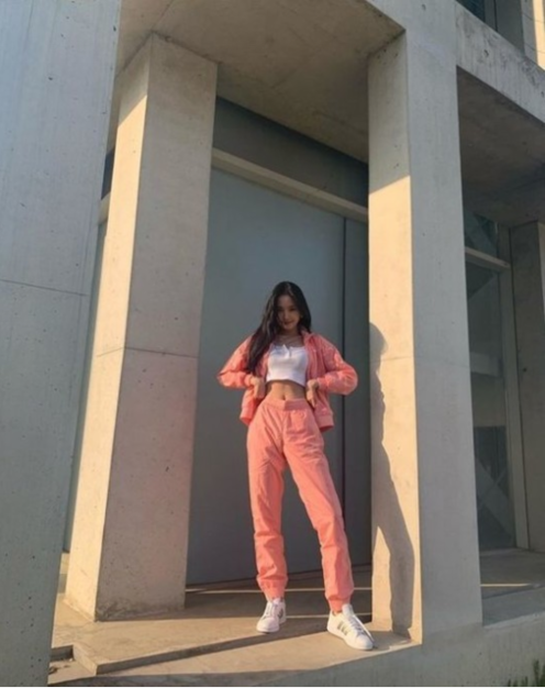 Apink成员孙娜恩